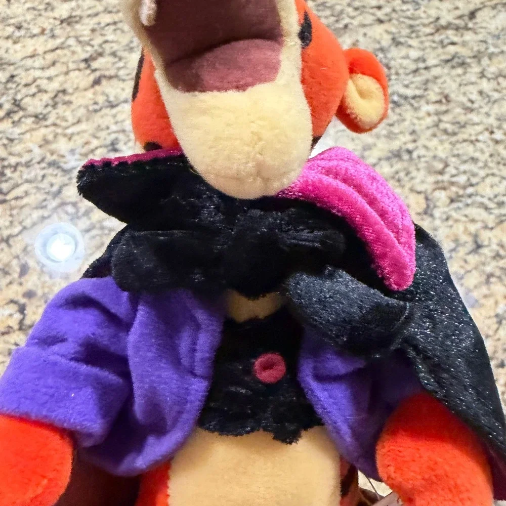 Disney Store Tigger Halloween Vampire Plush Bean Bag Orange Purple Pumpkin 8 in